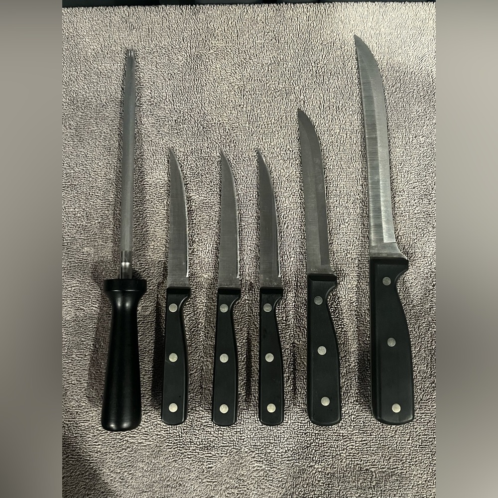 Incomplete Chefmate Kitchen Knife Set /w Honing & Block. - Picture 3 of 16